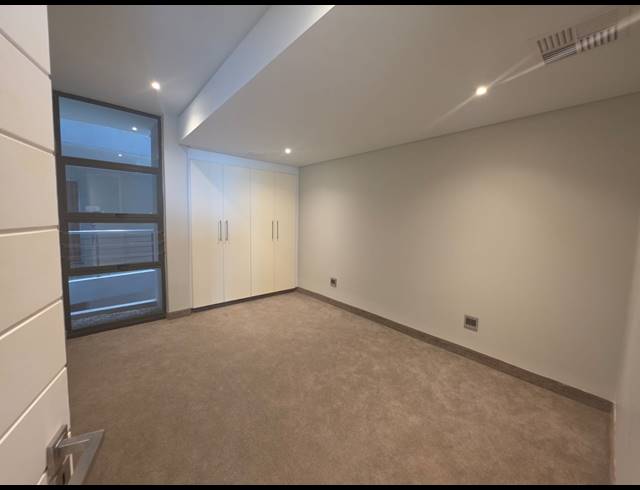 3 BEDROOM APARTMENT FOR SALE IN NEW TOWN CENTRE